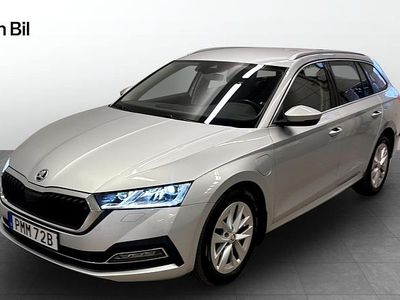 Silver Begagnad 2024 Skoda Octavia Style Kombi | 314 900 kr (Marknadspris)