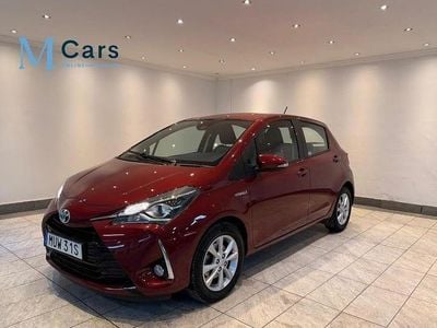 Begagnad Toyota Yaris Hybrid Active 101 HK (74 kW) 2019 Röd Halvkombi