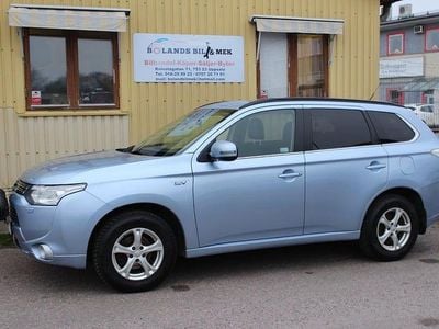 Blå Begagnad 2014 Mitsubishi Outlander SUV | 94 500 kr (Marknadspris)