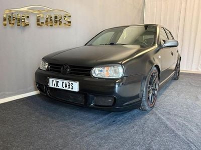 Svart Begagnad 2000 VW Golf IV Highline Halvkombi | 69 900 kr