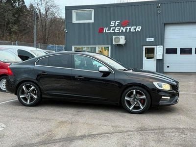 Svart Begagnad 2016 Volvo S60 R-Design Sedan | 179 900 kr