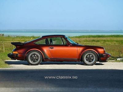Röd Begagnad 1988 Porsche 911 Turbo Sportkupé | 2 250 000 kr