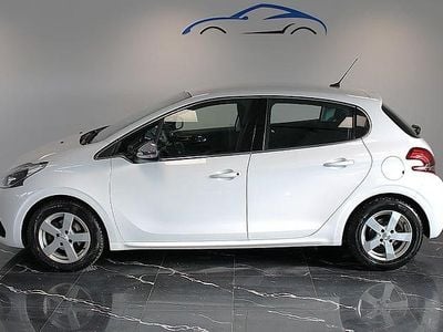 Begagnad Peugeot 208 110 HK (80 kW) 2019 Vit Halvkombi
