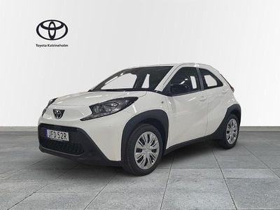 Begagnad Toyota Aygo X Play 73 HK (53 kW) 2024 Vit SUV