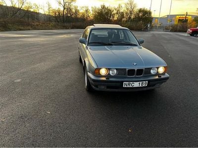 Begagnad 1988 BMW 525 Sedan | 65 000 kr