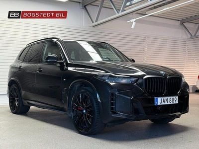 Begagnad BMW X5 M Sport 490 HK (360 kW) 2023 Safirsvart metallic SUV