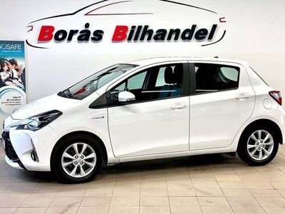 begagnad Toyota Yaris Hybrid 101hk Backkamera S+V Hjul