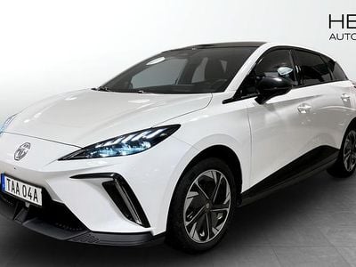 Vit Begagnad 2022 MG MG4 EV Luxury Halvkombi | 269 900 kr (Marknadspris)