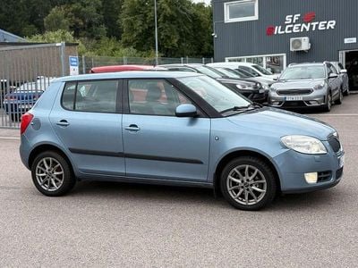 Begagnad Skoda Fabia Ambiente 70 HK (51 kW) 2008 Ljusgrå (grå) Halvkombi