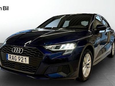 Navarrablå metallic Begagnad 2023 Audi A3 Proline Sedan | 269 000 kr (Marknadspris)