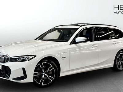 Begagnad BMW 330e M Sport 2023 Vit Kombi