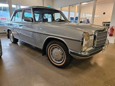 Grå Begagnad 1975 Mercedes 200 Sedan | 85 000 kr