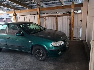 begagnad Nissan Almera 5-dörrar 1.8