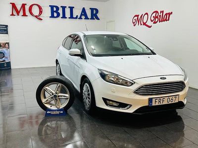 Vit Begagnad 2015 Ford Focus Titanium Halvkombi | 84 900 kr (Marknadspris)