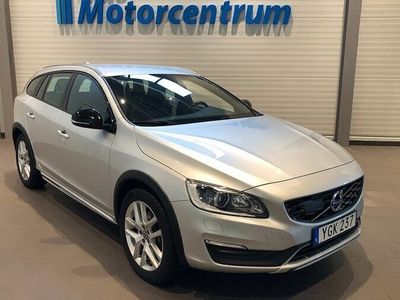 begagnad Volvo V60 CC D4 AWD Geartronic Summum Euro 6