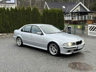 Ljusgrå Begagnad 2000 BMW 523 Shadowline Sedan | 44 900 kr