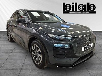 Grå Begagnad 2025 Audi Q6 e-tron Proline SUV | 679 000 kr