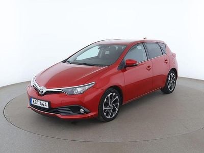 Mörkröd Begagnad 2015 Toyota Auris Active Halvkombi | 74 000 kr (Superpris)