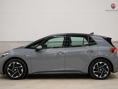 Grå Begagnad 2022 VW ID.3 Pro Performance Halvkombi | 242 900 kr (Marknadspris)