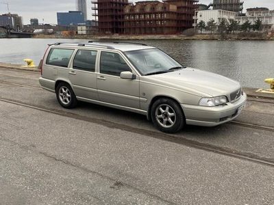 begagnad Volvo V70 2.4