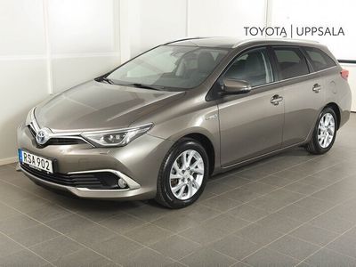 begagnad Toyota Auris AurisKombi 1.8 Elhybrid Executive Skyview Dragkrok