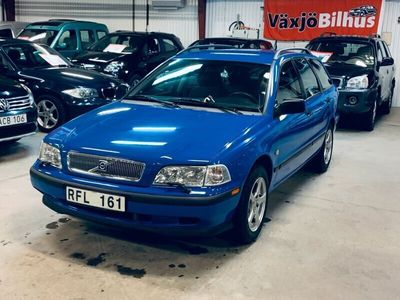 begagnad Volvo V40 1.6 , LÅG MIL, FINT SKICK , NY BES