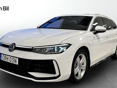 Begagnad VW Passat R-line 177 HK (130 kW) 2025 Pure white Kombi
