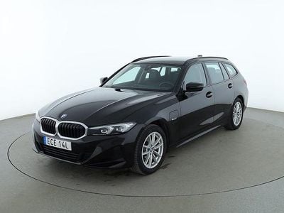 Svart Begagnad 2022 BMW 330e Kombi | 314 000 kr (Bra pris)