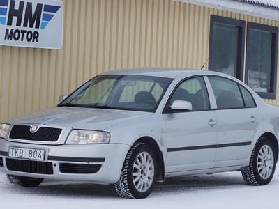 Begagnad Skoda Superb 2003 Silver Sedan