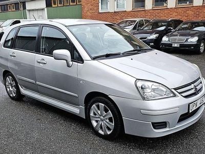 Silver Begagnad 2004 Suzuki Liana Halvkombi | 29 900 kr