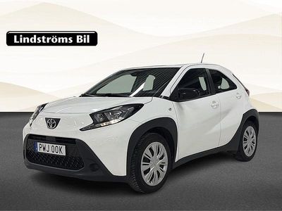 Vit Begagnad 2022 Toyota Aygo X Play SUV | 145 000 kr (Marknadspris)