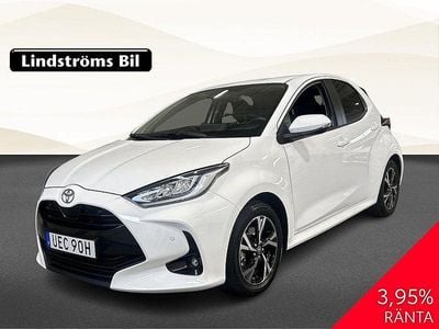 Begagnad Toyota Yaris Hybrid Active 117 HK (86 kW) 2025 Vit Halvkombi