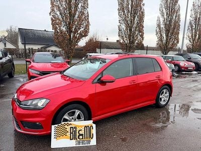 Röd Begagnad 2015 VW Golf VII R-line Halvkombi | 118 800 kr (Marknadspris)