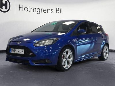 Begagnad Ford Focus ST 250 HK (183 kW) 2012 Blå Halvkombi
