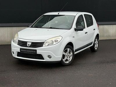 Vit Begagnad 2012 Dacia Sandero Halvkombi | 34 800 kr (Marknadspris)