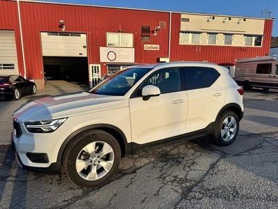 Begagnad Volvo XC40 Momentum 190 HK (139 kW) 2019 Vit SUV