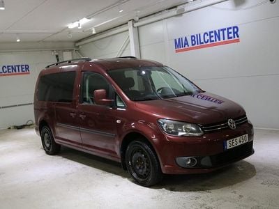Röd Begagnad 2010 VW Caddy Maxi Life Life Minibuss | 88 999 kr (Bra pris)