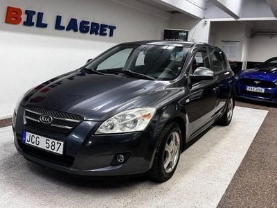 Grå Begagnad 2009 Kia Ceed Halvkombi | 33 900 kr (Bra pris)