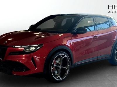 Röd (red) Ny 2025 Alfa Romeo Junior Veloce SUV | 561 800 kr