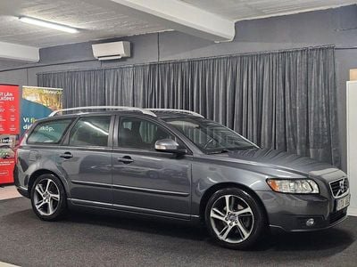 Grå Begagnad 2011 Volvo V50 Momentum Kombi | 98 900 kr (Dyr)