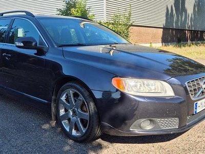 Mörkblå Begagnad 2010 Volvo V70 Momentum Kombi | 49 900 kr (Bra pris)