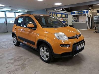 Orange Begagnad 2013 Fiat Panda 4x4 Halvkombi | 59 900 kr