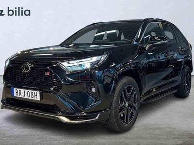 Svart Begagnad 2025 Toyota RAV4 Hybrid SUV | 589 000 kr