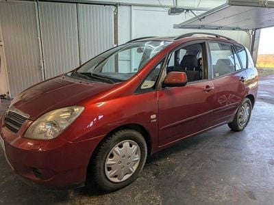 Röd Begagnad 2002 Toyota Corolla Verso Minibuss | 39 900 kr