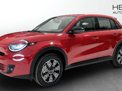 Röd Ny 2025 Fiat 600 Icon Halvkombi | 350 800 kr