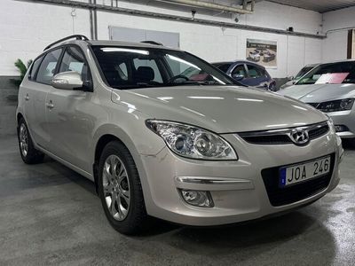 begagnad Hyundai i30 1.6 Kombi CRDi Euro 4 Låg Mil Välvårdad (116hk)