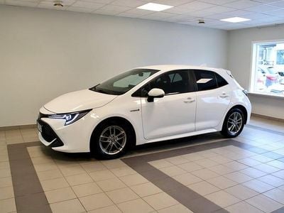 Begagnad Toyota Corolla Hybrid Style 122 HK (89 kW) 2019 Vit