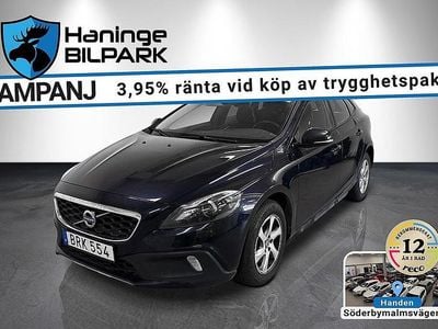 Blå Begagnad 2016 Volvo V40 CC Kombi | 139 995 kr (Marknadspris)