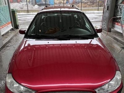 begagnad Ford Mondeo Kombi 2.0 GLX