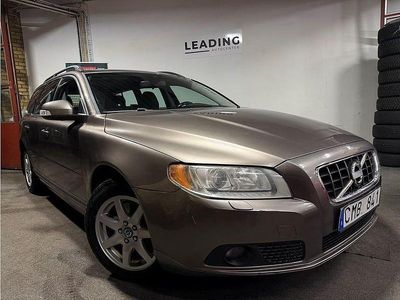 Begagnad Volvo V70 Momentum 231 HK (169 kW) 2010 Grå Kombi
